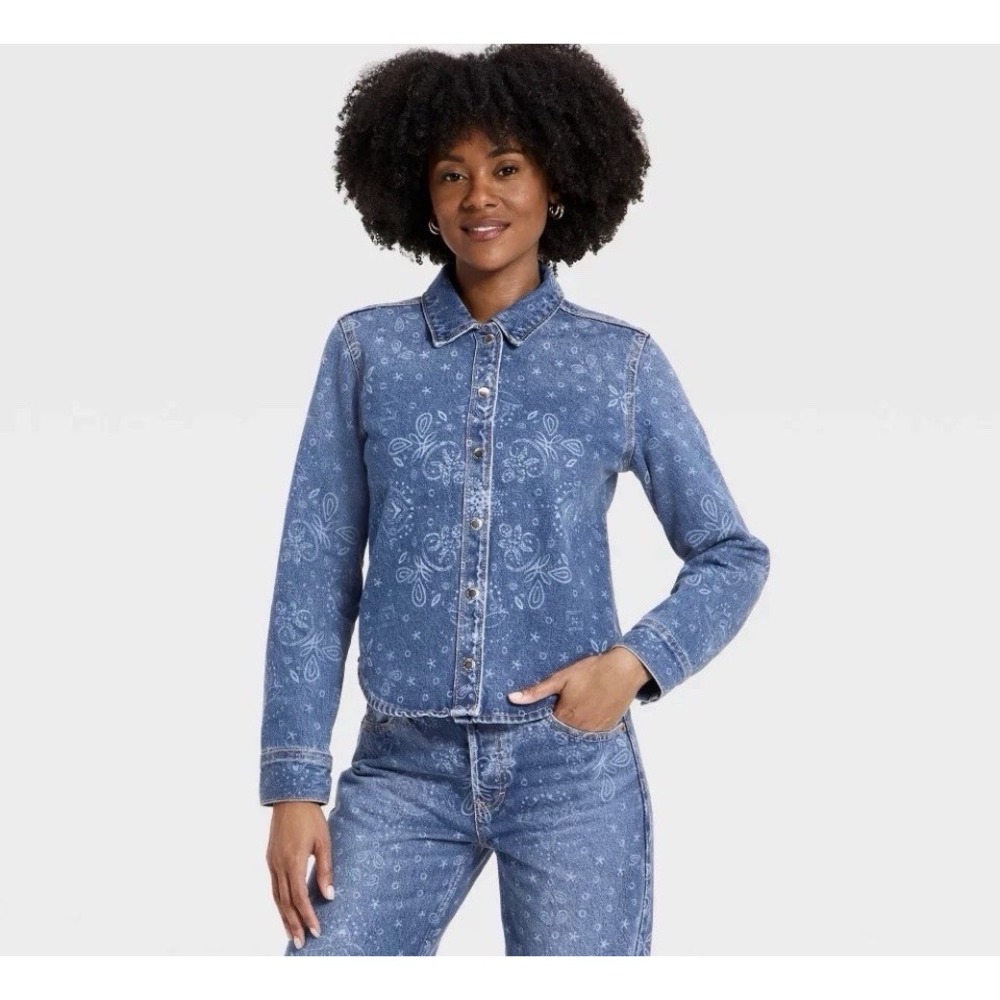Womens Long Sleeve Collared Easy Denim Shirt Bandana Universal Thread Size Small